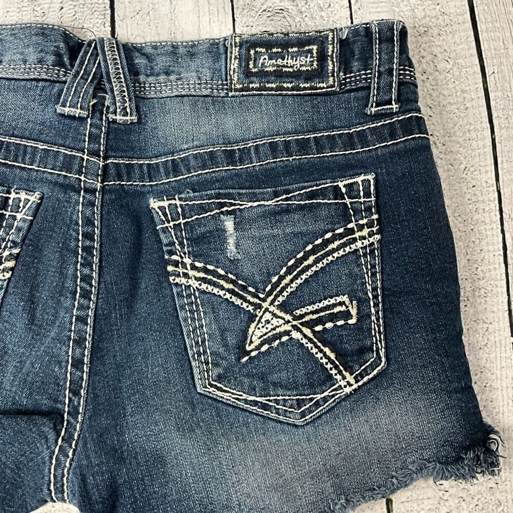 AMETHYST Jean Shorts - Picture 3 of 4